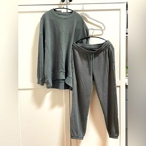 Aerie Chill Crew Sweatshirt and Joggers - Royal Palm Green Sz Med